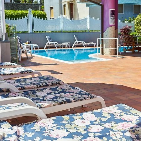 דסנזאנו דל גארדה Villa Azzurra Depandance Con Piscina מראה חיצוני תמונה